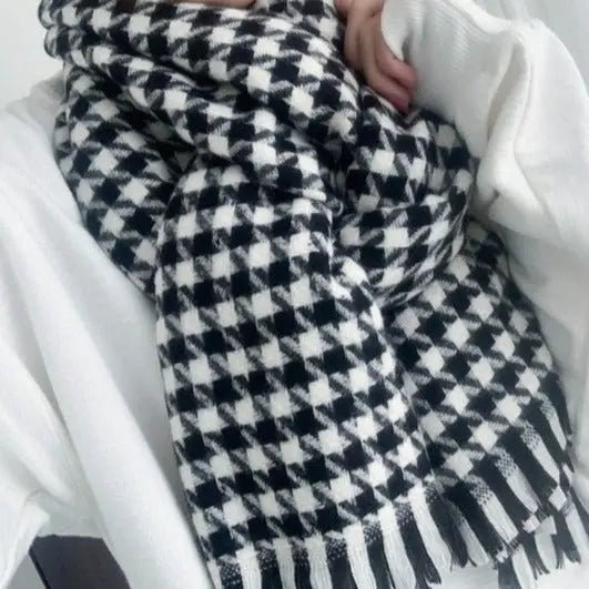 Sidney Houndstooth Wool Scarf - House Of Reese